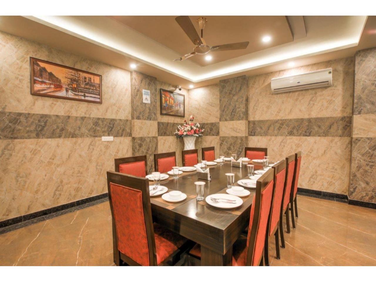그레이터 노이다 Kusum House B&B 외부 사진