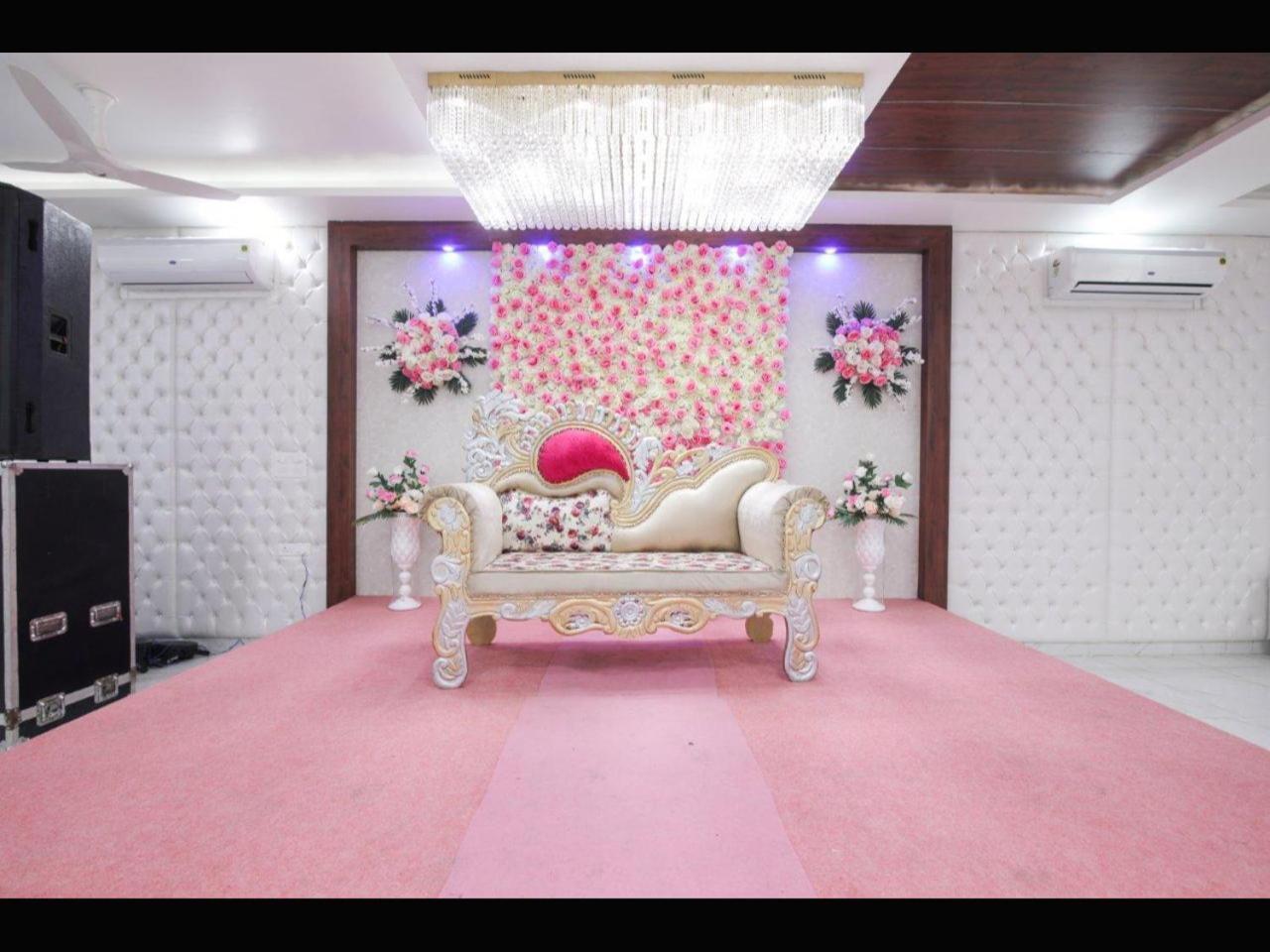 그레이터 노이다 Kusum House B&B 외부 사진