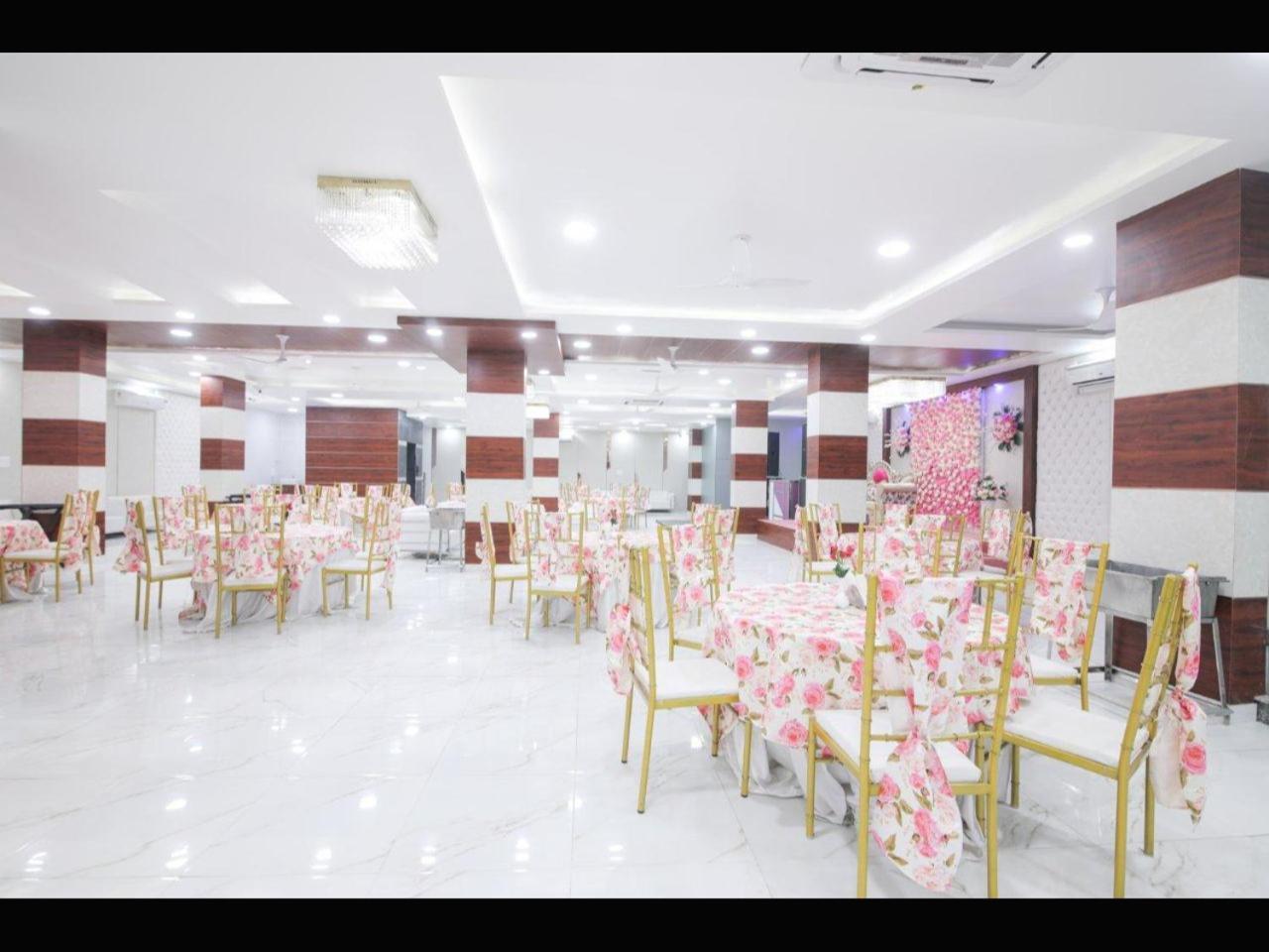 그레이터 노이다 Kusum House B&B 외부 사진